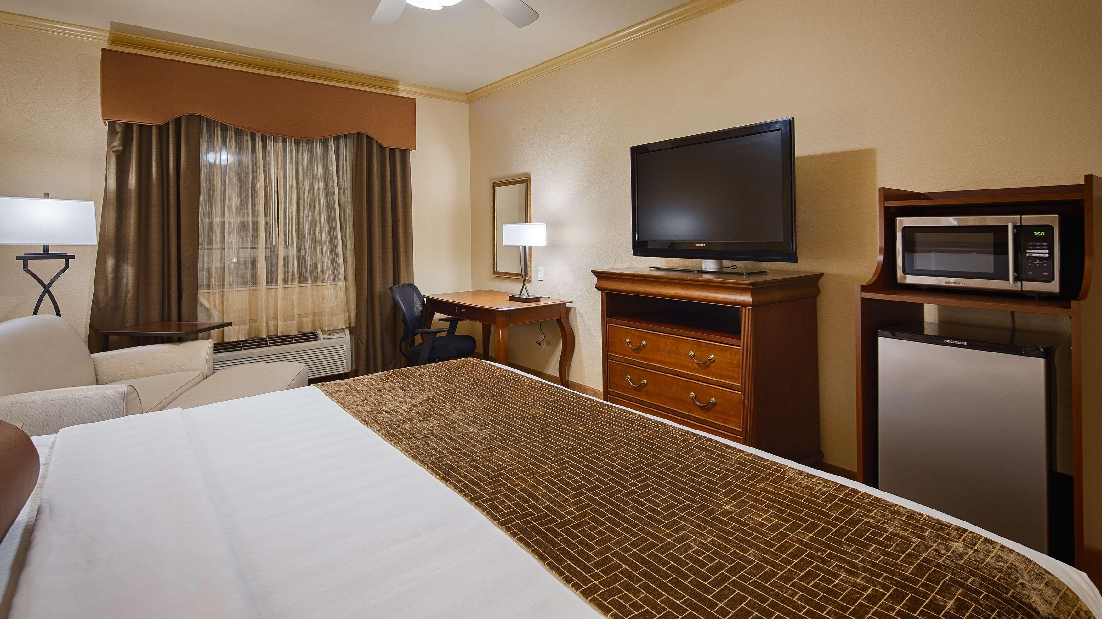 Best Western Plus Crown Colony Inn & Suites Lufkin Extérieur photo