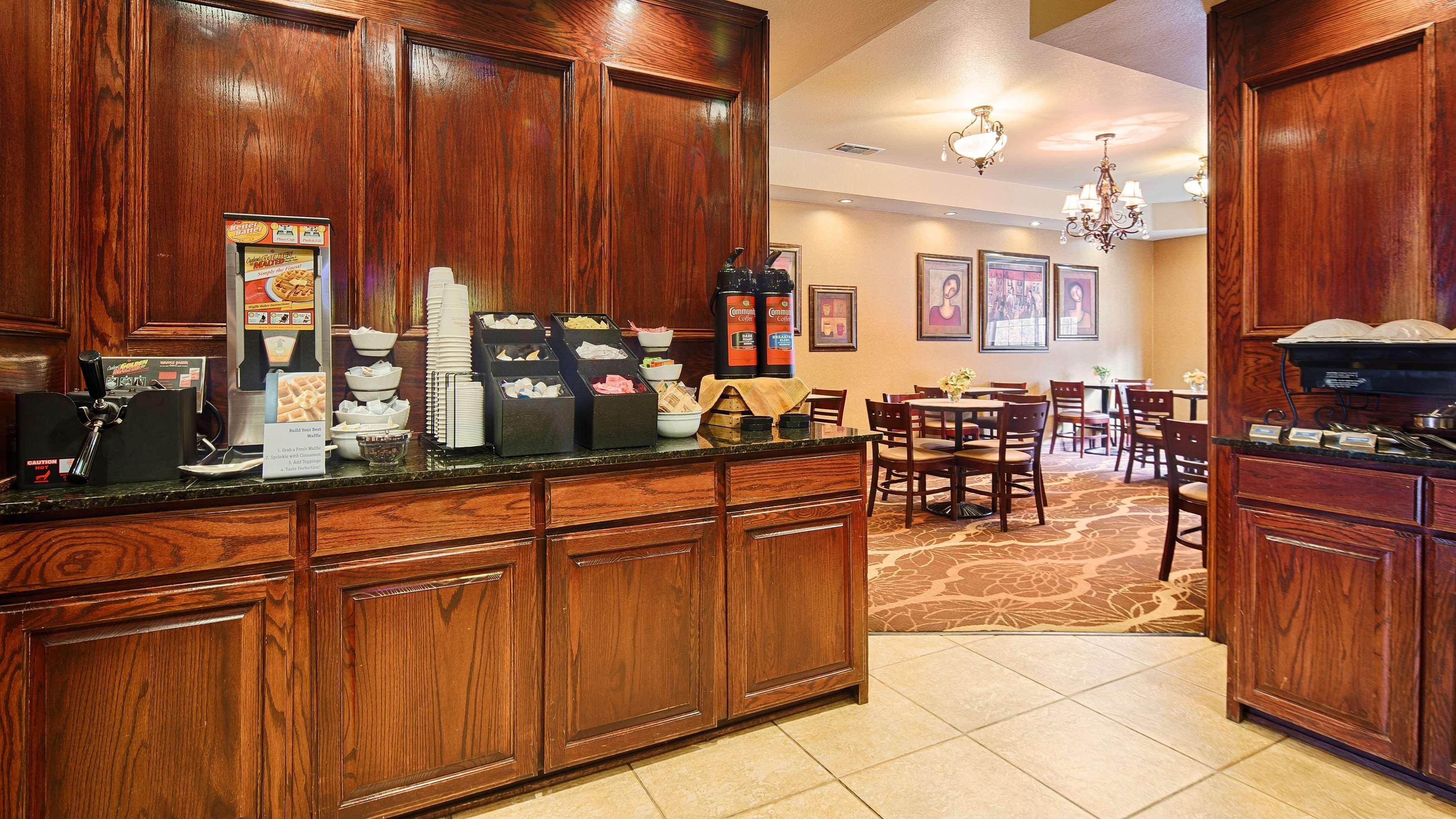 Best Western Plus Crown Colony Inn & Suites Lufkin Extérieur photo
