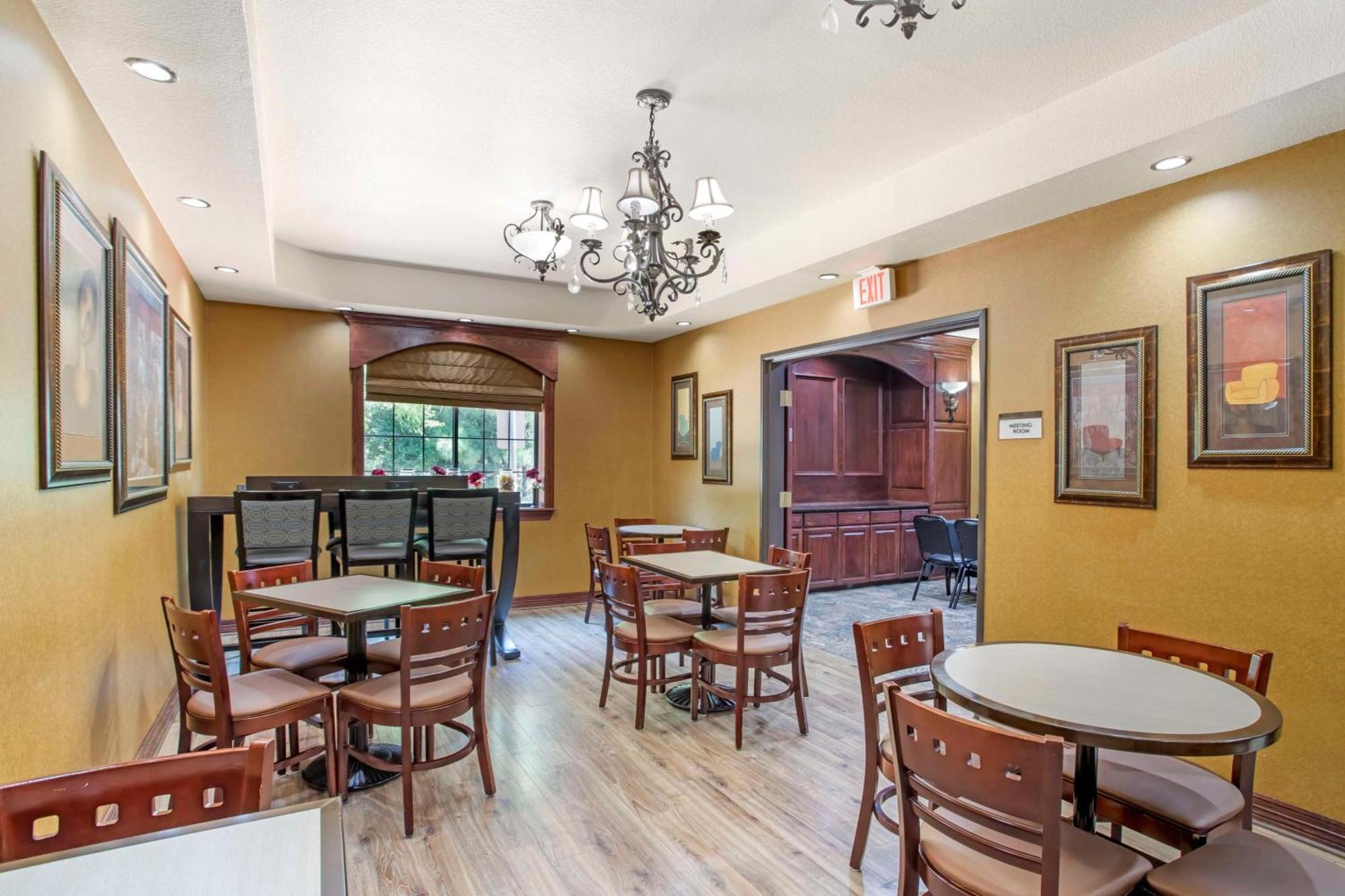 Best Western Plus Crown Colony Inn & Suites Lufkin Extérieur photo