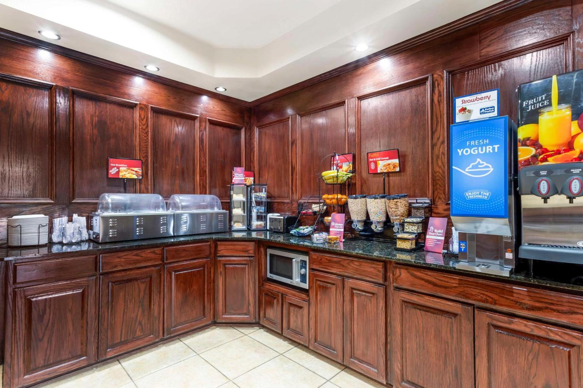 Best Western Plus Crown Colony Inn & Suites Lufkin Extérieur photo
