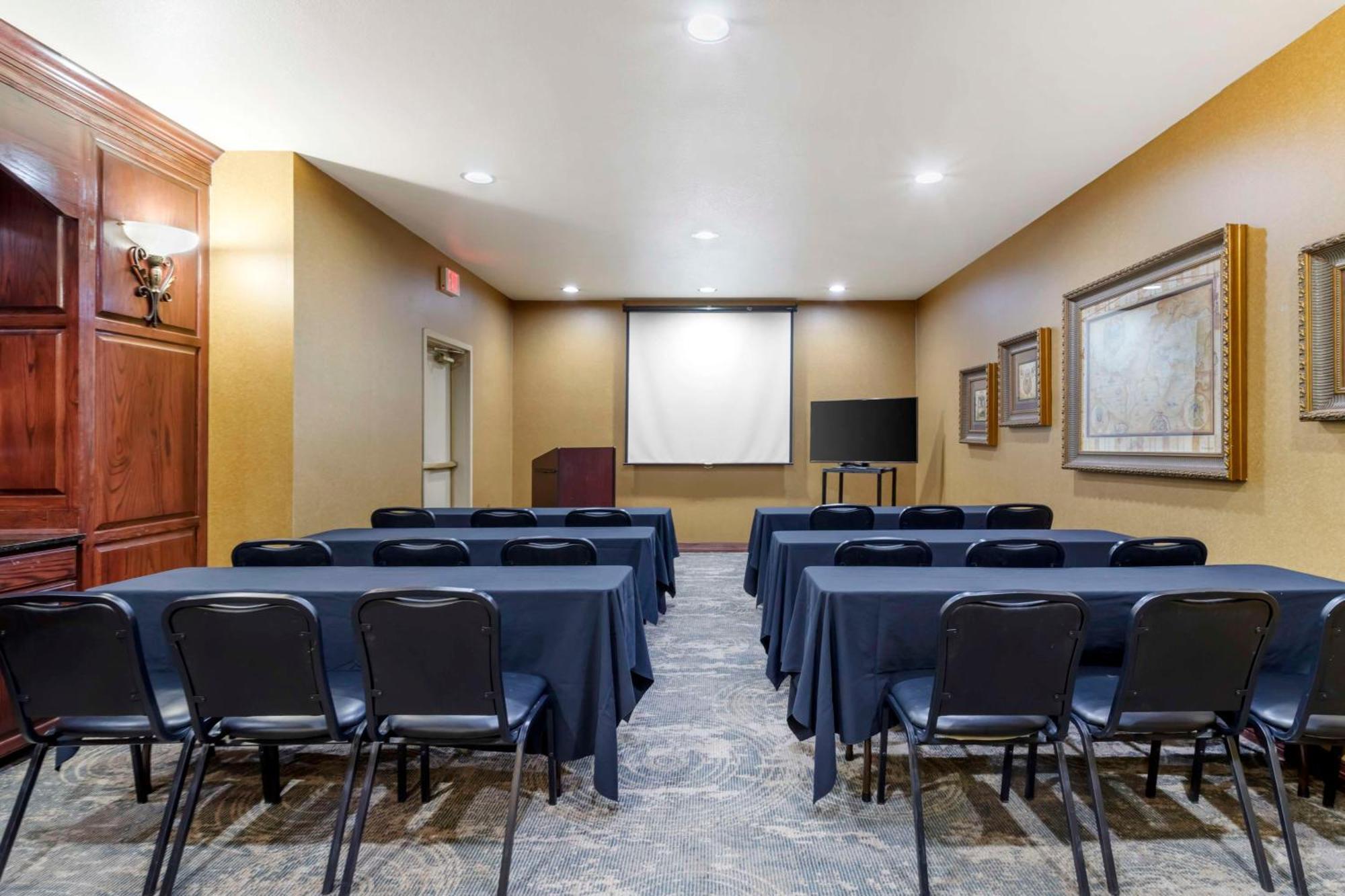Best Western Plus Crown Colony Inn & Suites Lufkin Extérieur photo