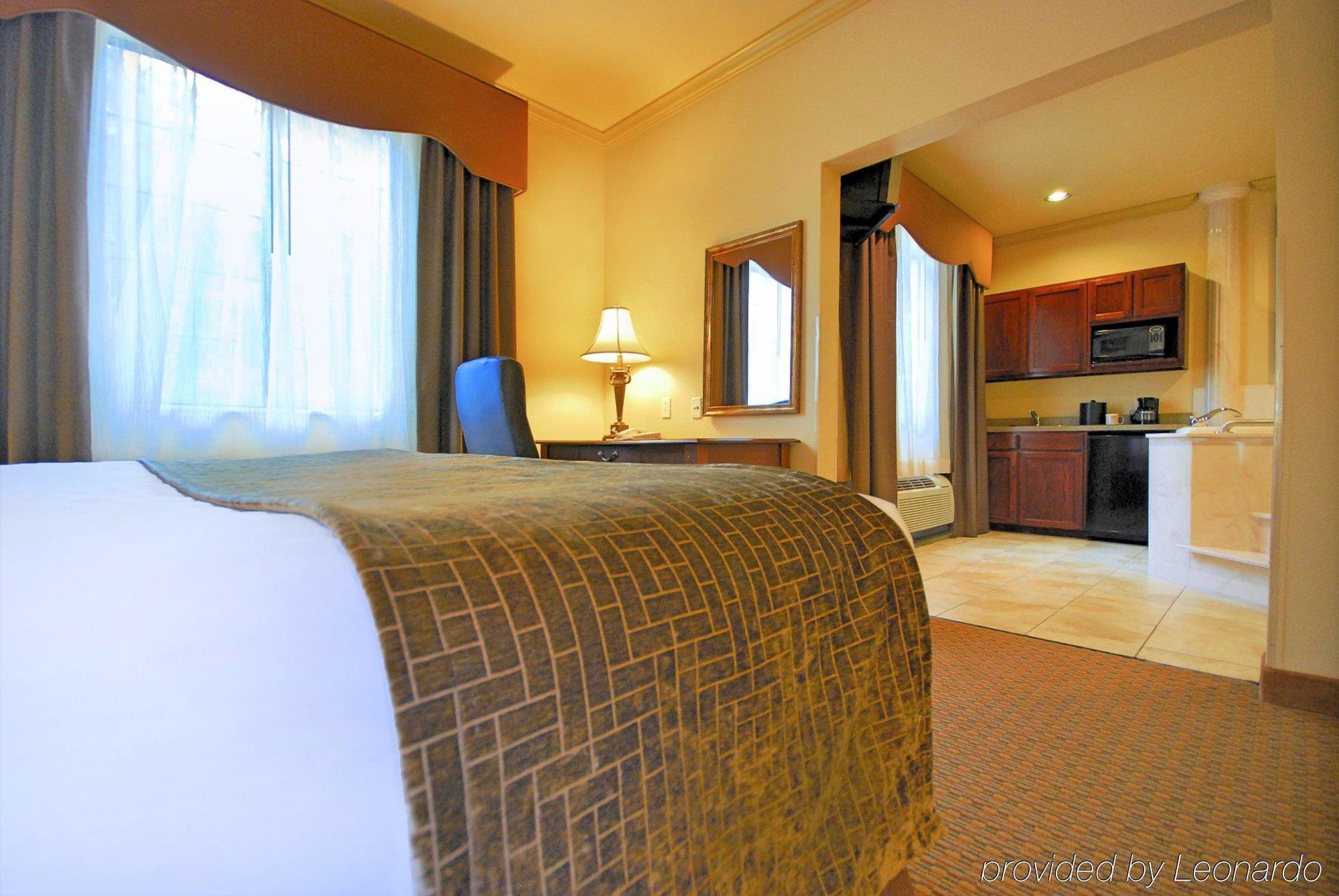 Best Western Plus Crown Colony Inn & Suites Lufkin Extérieur photo