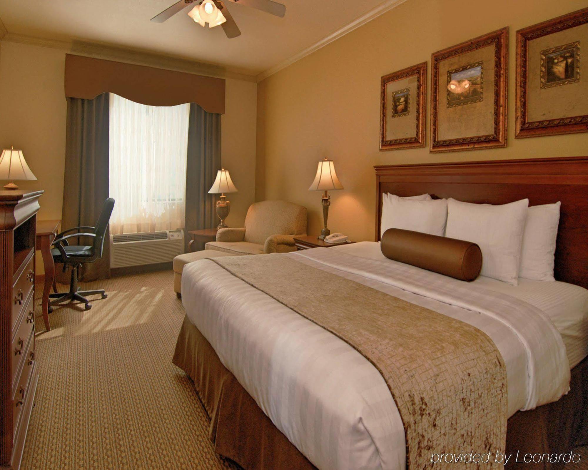 Best Western Plus Crown Colony Inn & Suites Lufkin Extérieur photo